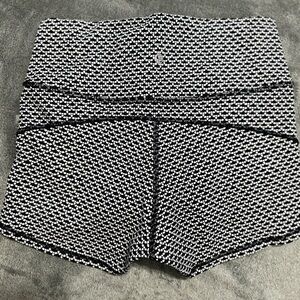 LULUEMON SHORTS